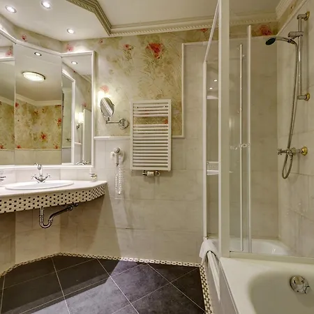 ホテル Strandhotel Nordischer Hof 3*